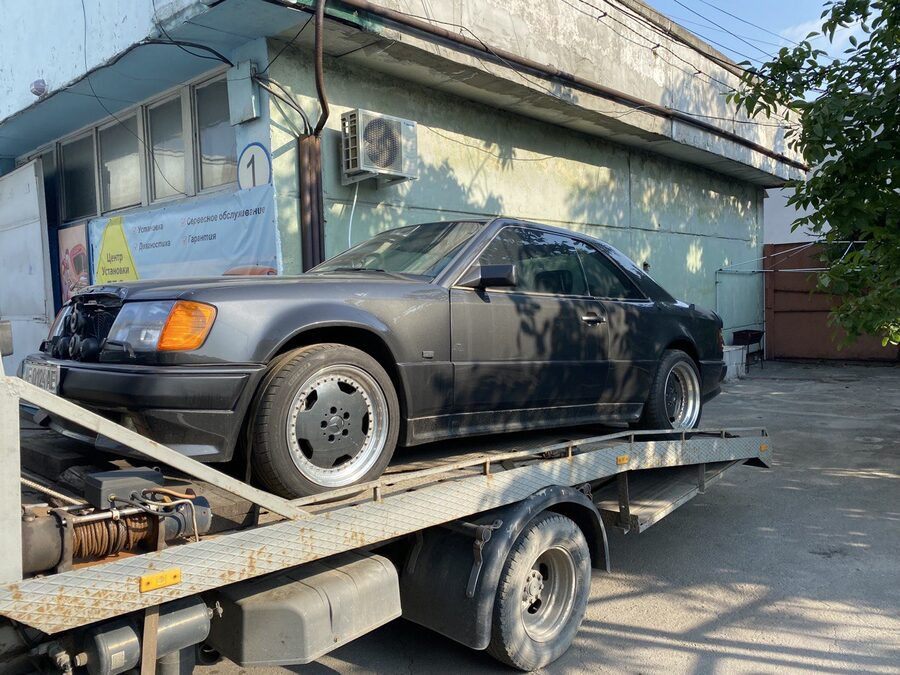 Эвакуация ретро купе Mercedes-Benz