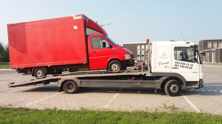 Эвакуация грузового фургона Volkswagen LT35